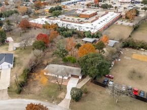 713  Hilltop Circle , DeSoto Texas 75115