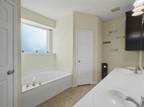 9040  Tyne Trail , Fort Worth Texas 76118