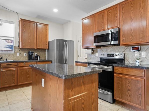 2715  Tori Oak Trail , Corinth Texas 76210