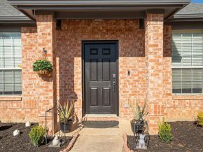 2715  Tori Oak Trail , Corinth Texas 76210