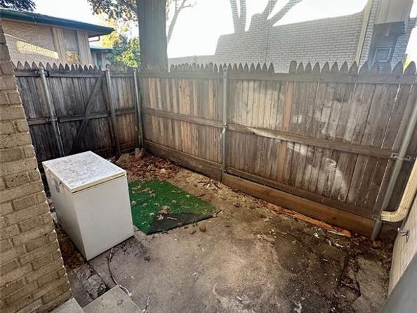 928 S Weatherred Drive , Richardson Texas 75080