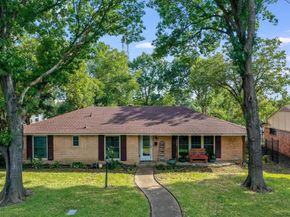 3483  Navajo Circle , Dallas Texas 75224