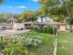 3483  Navajo Circle , Dallas Texas 75224