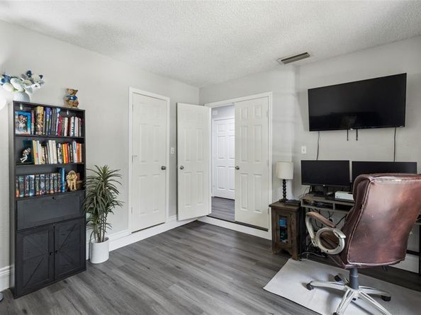 2059  Embassy Way , Carrollton Texas 75006