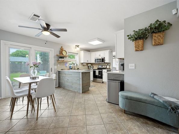 2209  Villawood Lane , Garland Texas 75040
