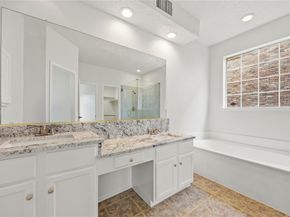 406  Hampton Circle , Grand Prairie Texas 75052