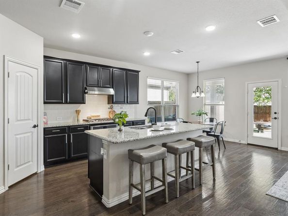 1545  Tanglewood Trail , Northlake Texas 76226