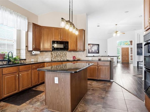 5371  Natchez Trail , Fort Worth Texas 76137