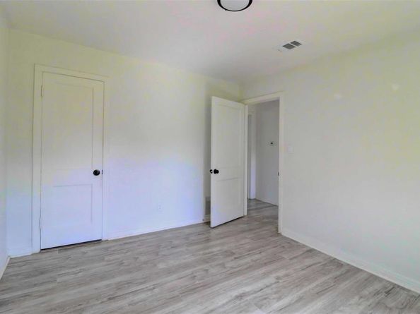 4709  Marks Place , Fort Worth Texas 76116