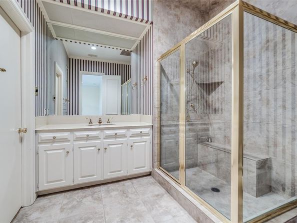 34  Stonecourt Circle , Dallas Texas 75225