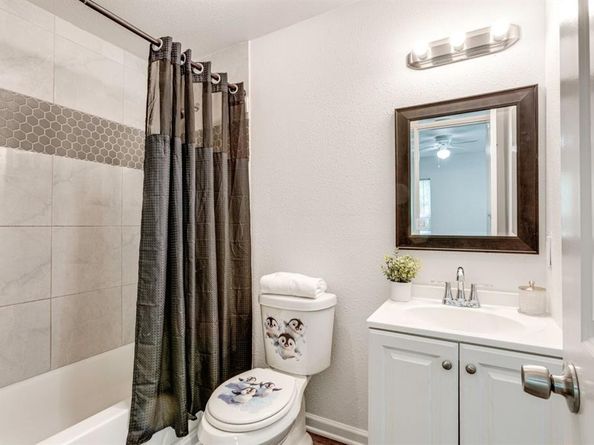 1738  Oak Hill Circle , Dallas Texas 75217