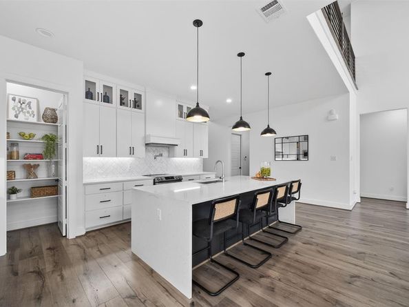 1322  Genoa Circle , Garland Texas 75040