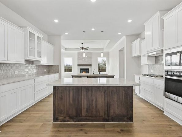 208  Bristol Lane , Azle Texas 76020