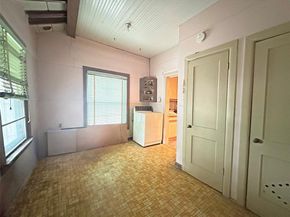 1001  Grandview Avenue , Dallas Texas 75223