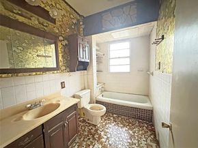 1001  Grandview Avenue , Dallas Texas 75223