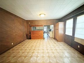 1001  Grandview Avenue , Dallas Texas 75223