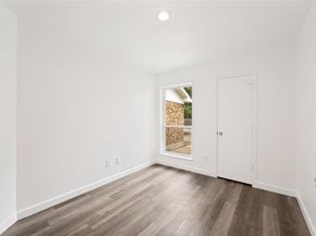 214  Valley Forge Lane , Arlington Texas 76002
