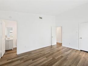 214  Valley Forge Lane , Arlington Texas 76002