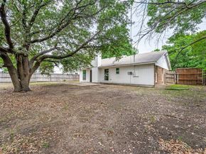 214  Valley Forge Lane , Arlington Texas 76002