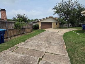 3126  Oak Hill Road , Carrollton Texas 75007