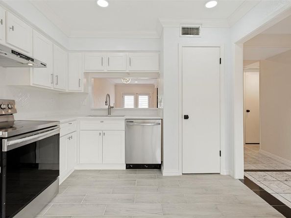 4280  Cuesta Drive , Irving Texas 75038