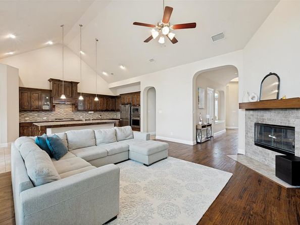 13340  Sellaronda Way , Frisco Texas 75035