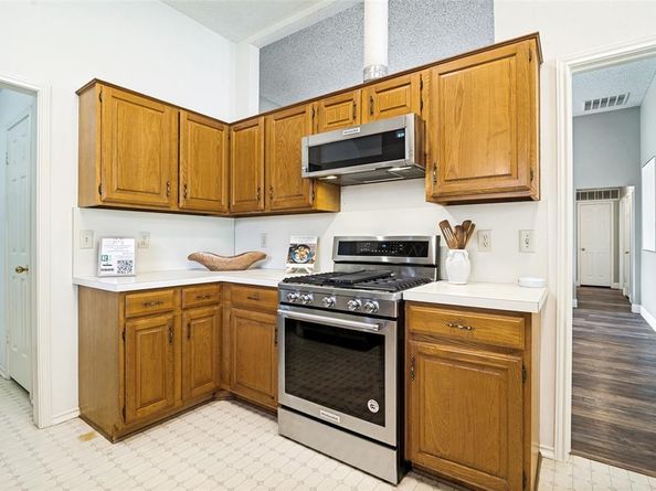 2414  Mapleridge Drive , Garland Texas 75044