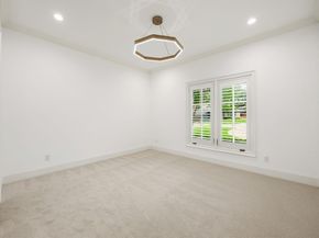 6828  Chevy Chase Avenue , Dallas Texas 75225
