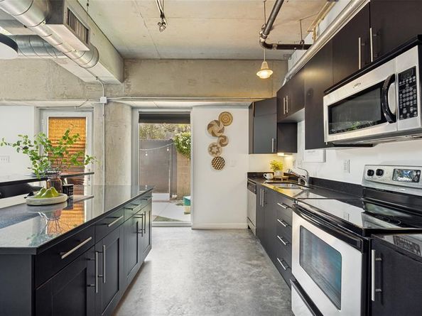 1001  Belleview Street  101, Dallas Texas 75215