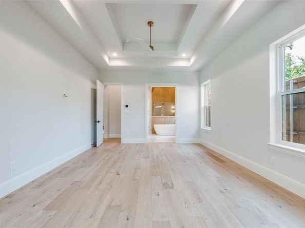 3845  Van Ness Lane , Dallas Texas 75220