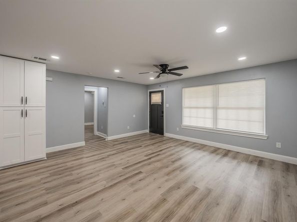 917 E Jessamine Street , Fort Worth Texas 76104
