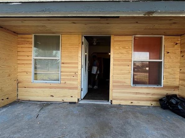2934  Morgan Drive , Dallas Texas 75241