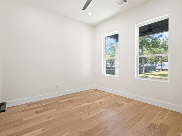 4016  Baker Avenue , Dallas Texas 75212