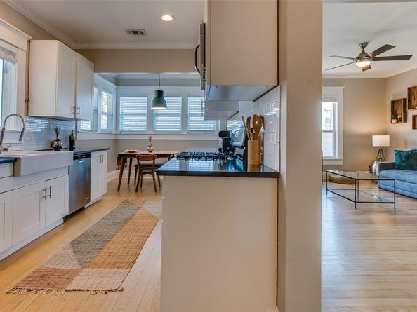 413 W 9th Street , Dallas Texas 75208