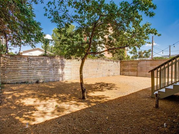 413 W 9th Street , Dallas Texas 75208