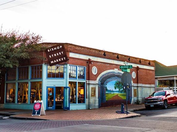 413 W 9th Street , Dallas Texas 75208