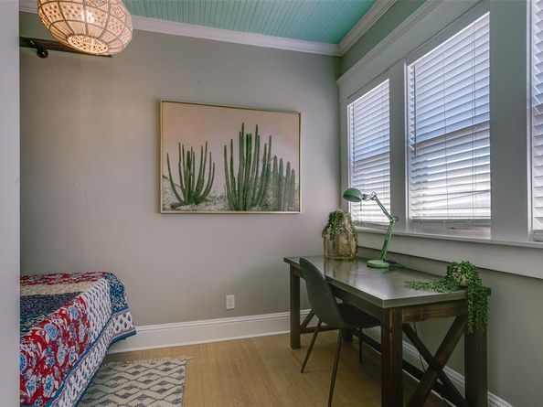 413 W 9th Street , Dallas Texas 75208