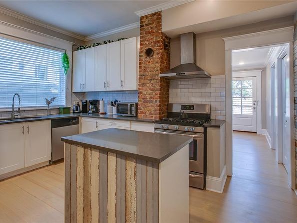 413 W 9th Street , Dallas Texas 75208