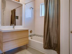413 W 9th Street , Dallas Texas 75208