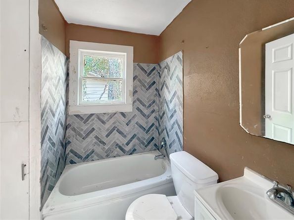 5733  Bonnell Avenue , Fort Worth Texas 76107