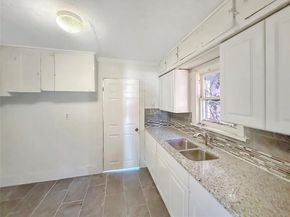 5733  Bonnell Avenue , Fort Worth Texas 76107