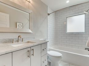 2537 W 10th Street , Dallas Texas 75211