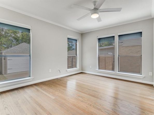 2537 W 10th Street , Dallas Texas 75211