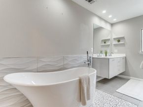 2537 W 10th Street , Dallas Texas 75211