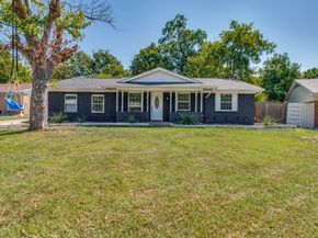 410  Falling Leaves Drive , Duncanville Texas 75116