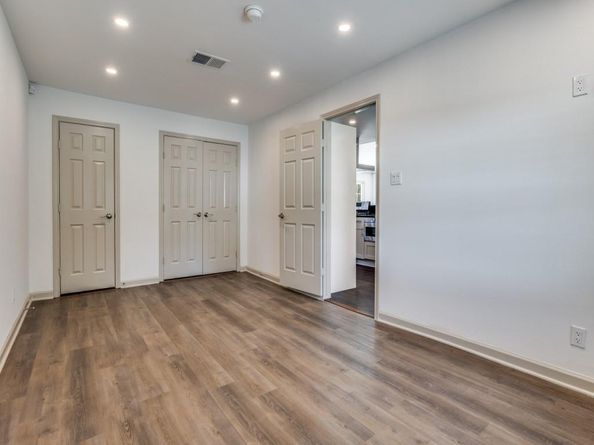 410  Falling Leaves Drive , Duncanville Texas 75116