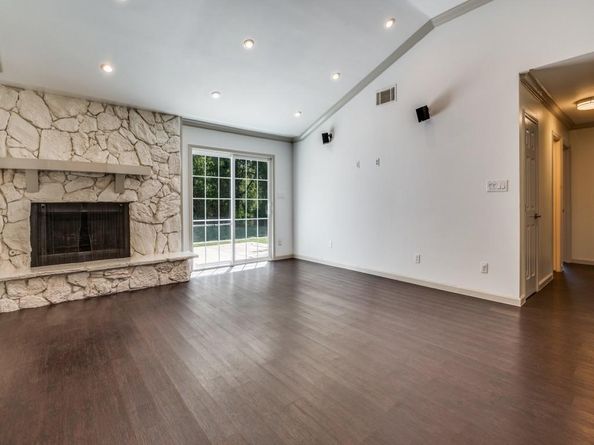 410  Falling Leaves Drive , Duncanville Texas 75116