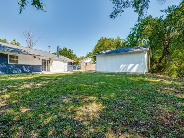 410  Falling Leaves Drive , Duncanville Texas 75116