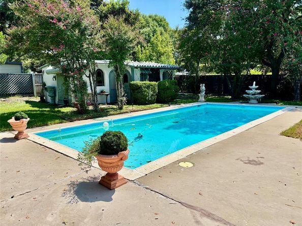 5338 W University Boulevard , Dallas Texas 75209