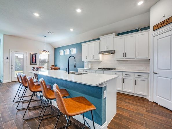 2901  Log Cabin Drive , Celina Texas 75009